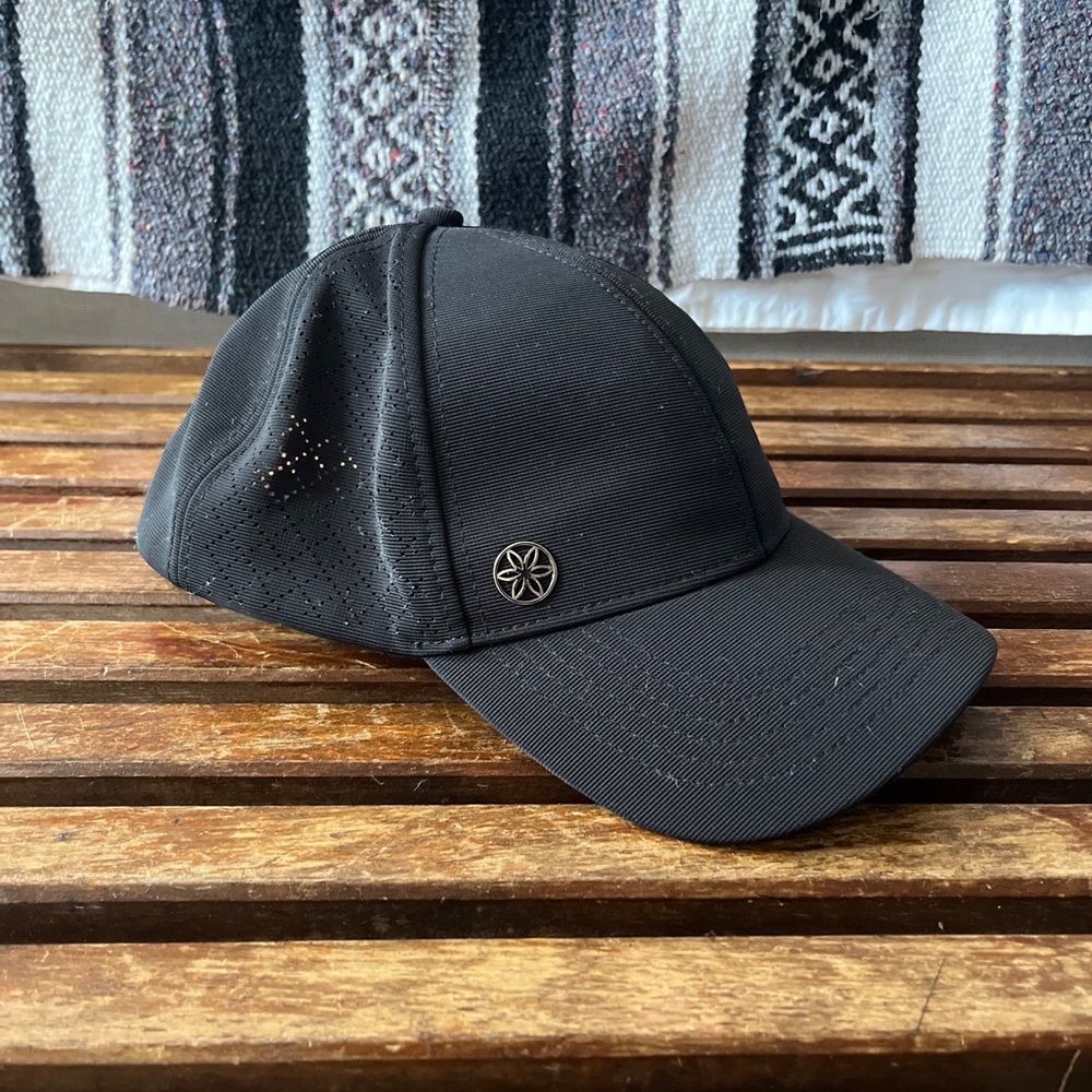 Gaiam Black Fitness Yoga Hat